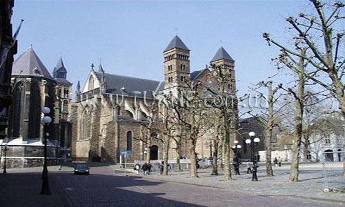 Отель Hotel Mandarin Perk Plaza 4*