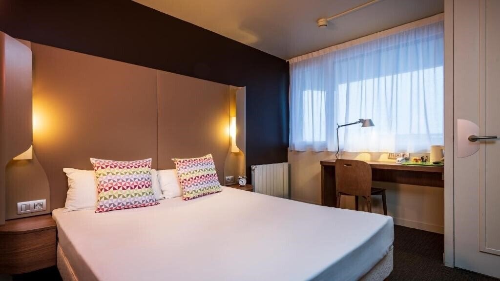 Отель Campanile Hotel Eindhoven 3*