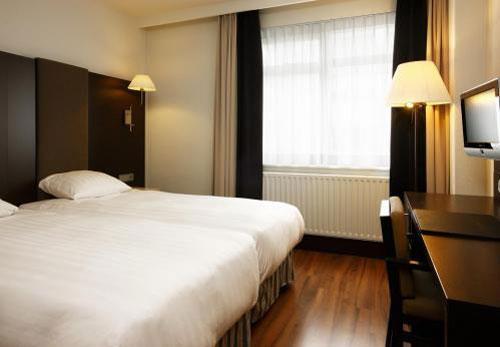 Фото NH Atlanta 4*