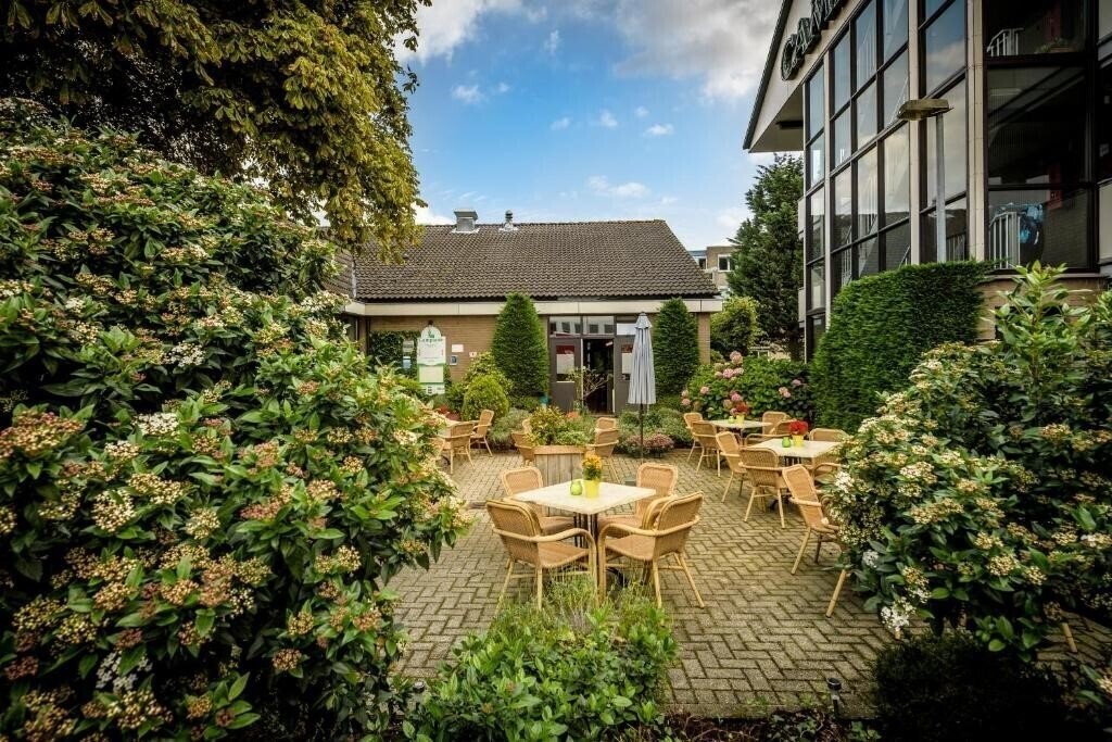 Отель Campanile Rotterdam Oost 3*