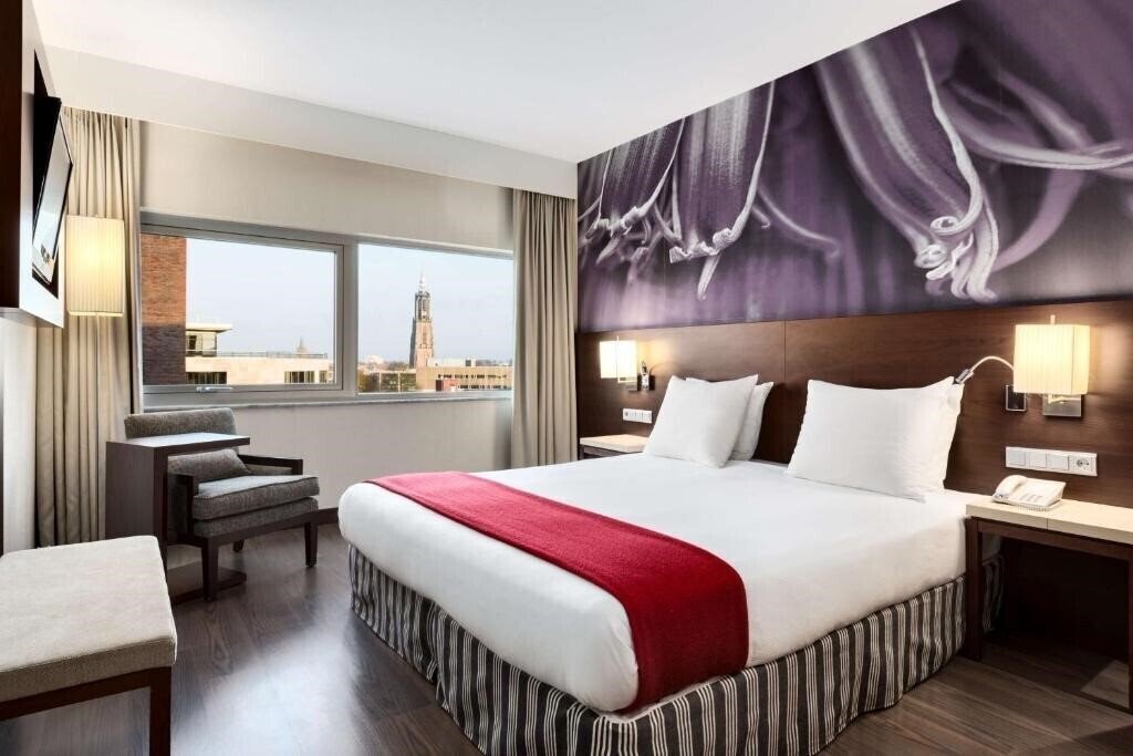 Готель NH Amersfoort 4*