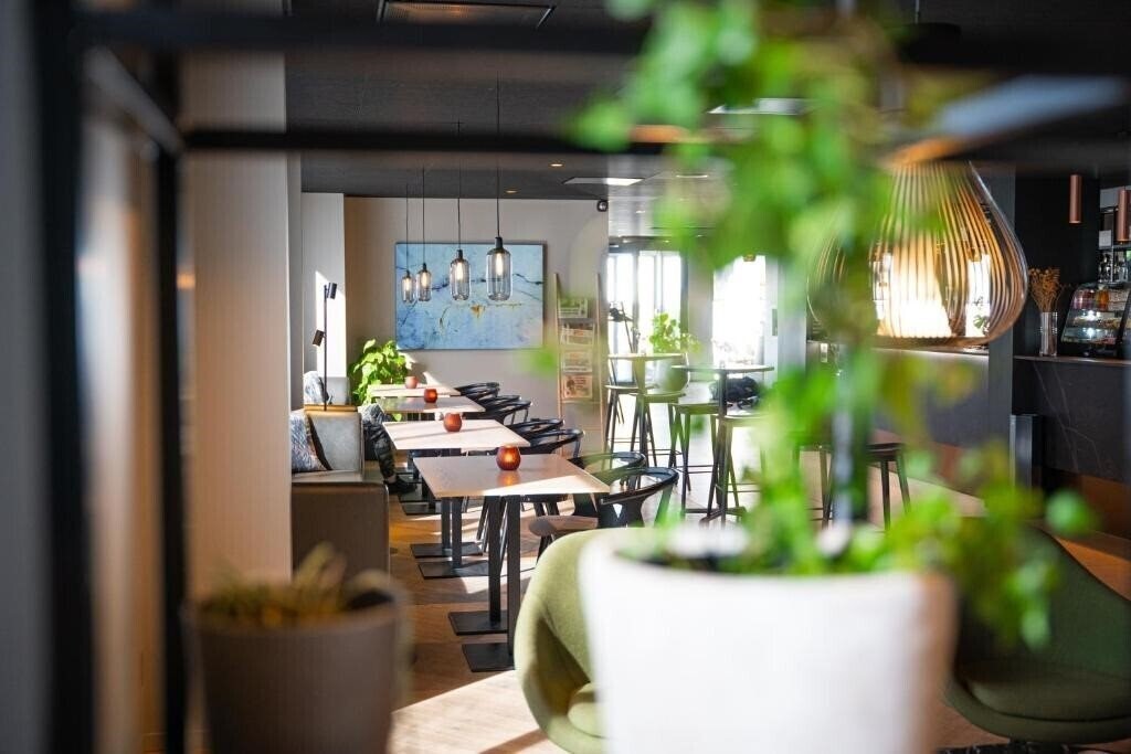 Отель Comfort Hotel Floro 3*