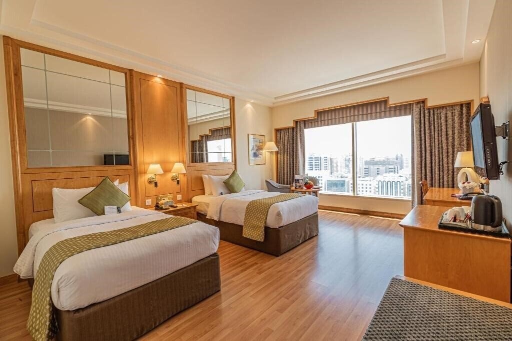Фото Millennium Downtown Abu Dhabi (ex. Millennium Plaza Downtown, Crowne Plaza Abu Dhabi) 5*