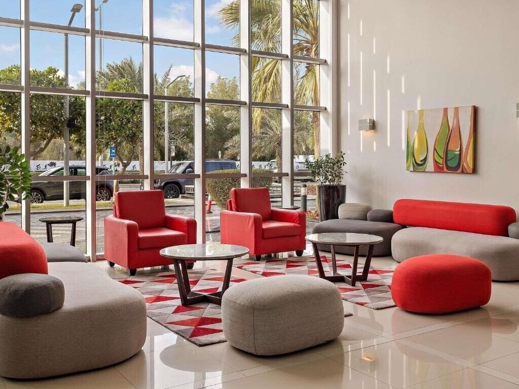 Готель Ibis Abu Dhabi Gate 3*
