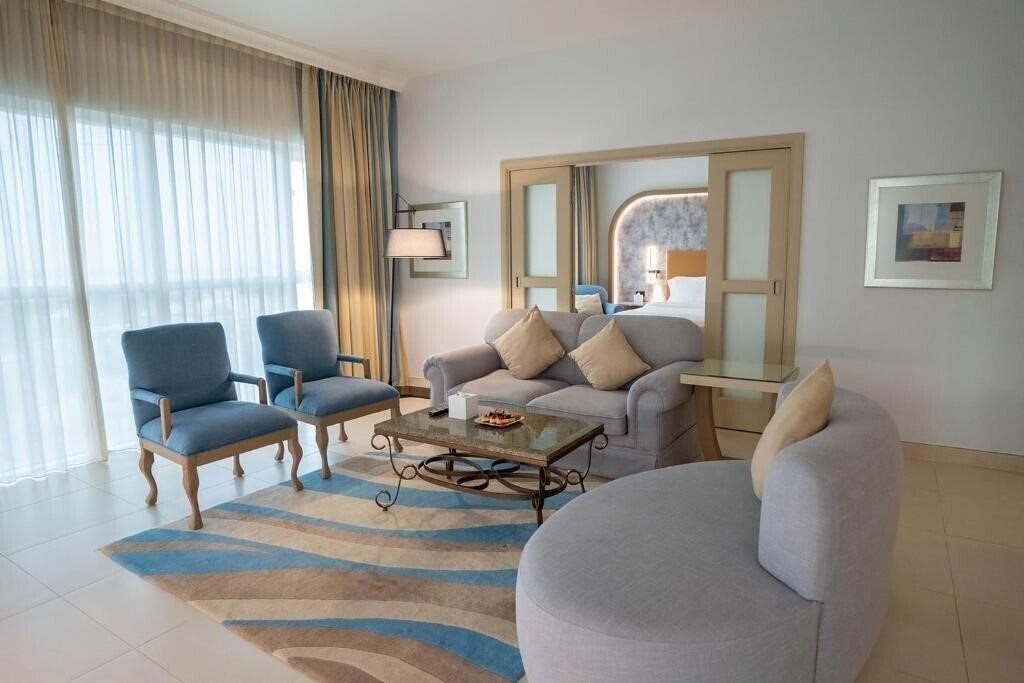 Фото Sheraton Khalidiya Hotel Abu Dhabi 4*