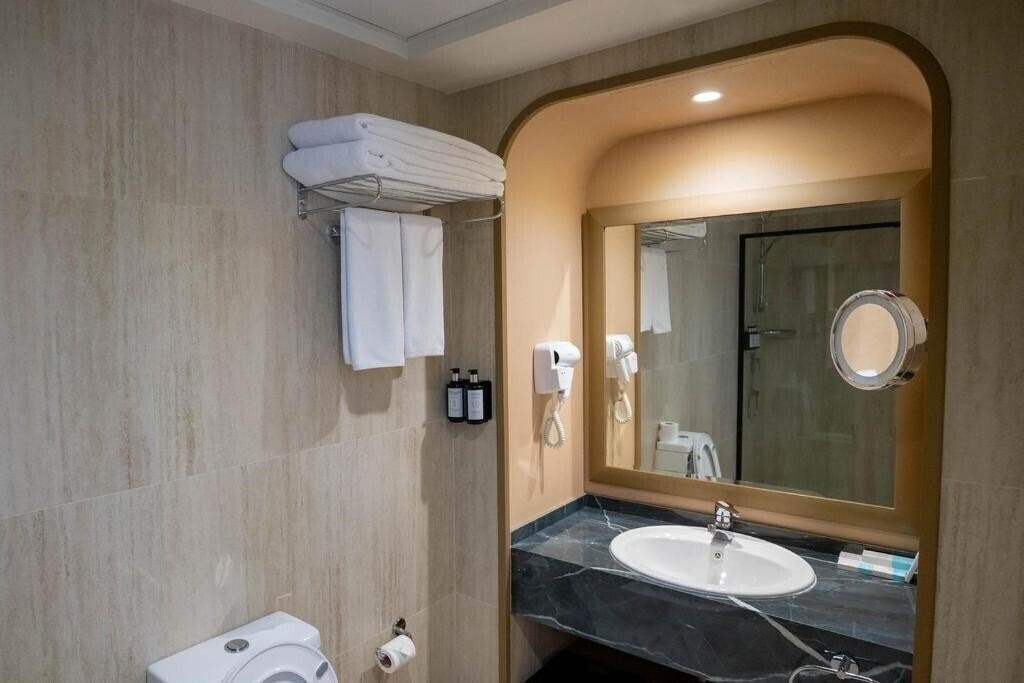 Зображення Sheraton Khalidiya Hotel Abu Dhabi 4*