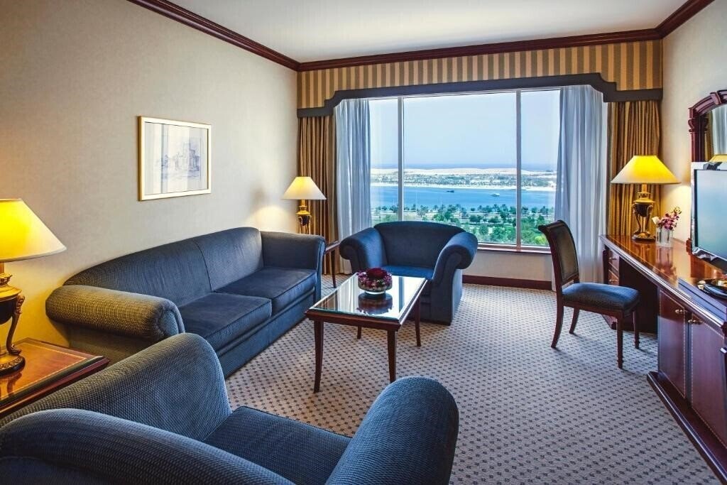 Картинка Corniche Hotel Abu Dhab 5*