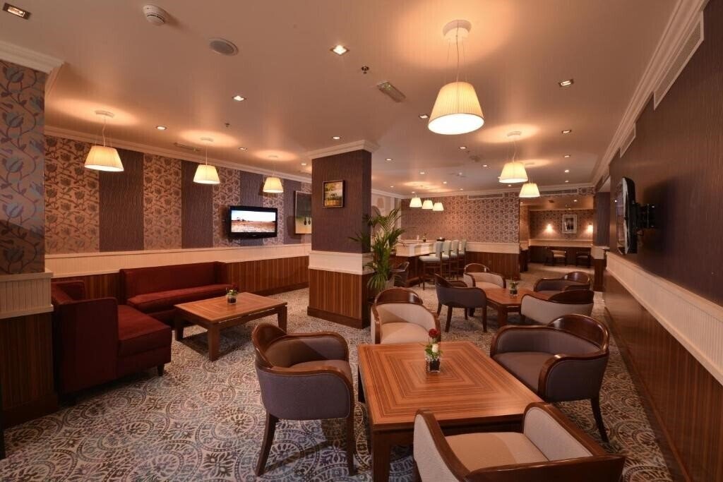 Изображение City Seasons Al Hamra Hotel Abu Dhabi 4*