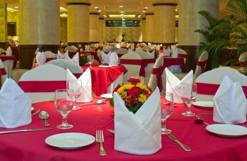 Картинка City Seasons Al Hamra Hotel Abu Dhabi 4*