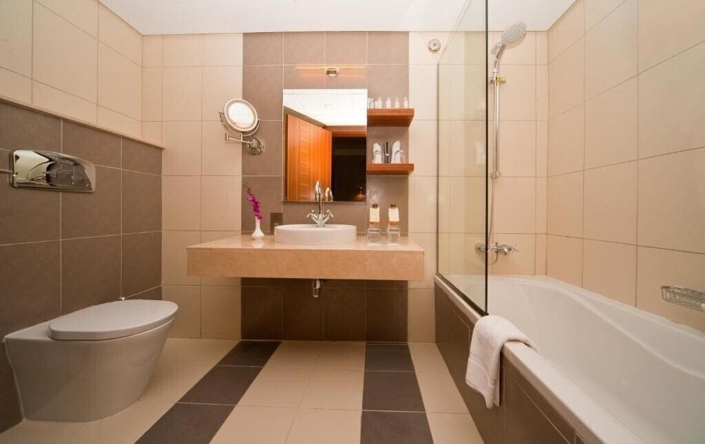 Картинка City Seasons Al Hamra Hotel Abu Dhabi 4*