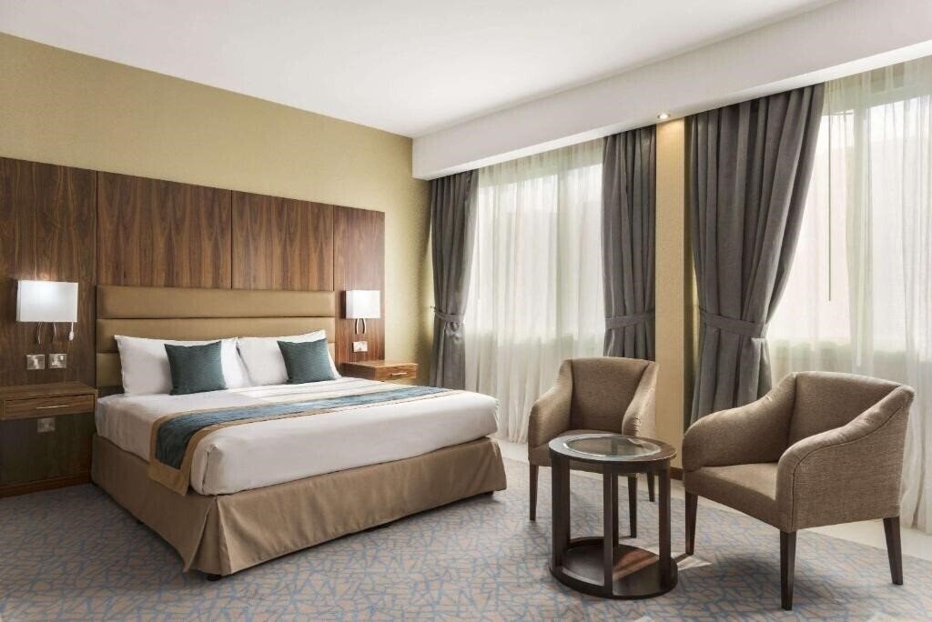 Готель Howard Johnson by Wyndham Abu Dhabi 3*