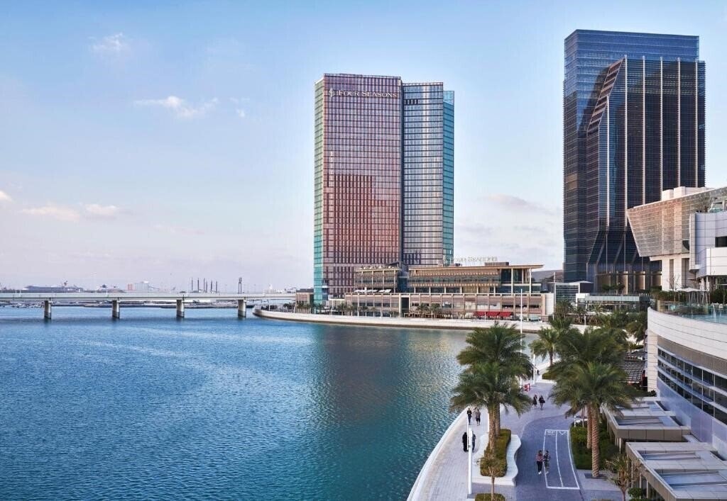 Готель Four Seasons Al Maryah Island Abu Dhabi 5*