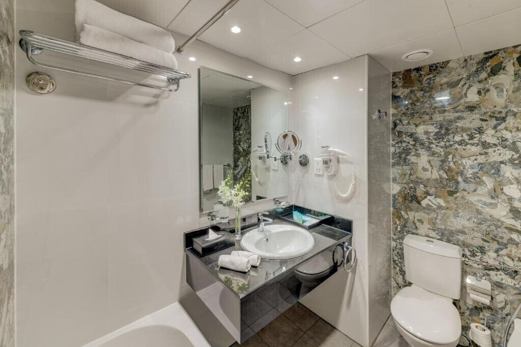 Фото Hawthorn Extended Stay by Wyndham Abu Dhabi 4*