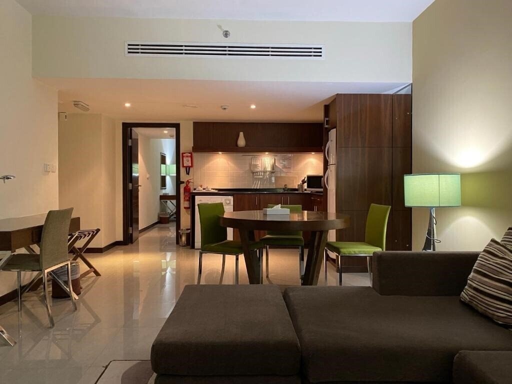 Фотографія Phoenix Plaza Hotel Apartments Abu Dhabi 3*