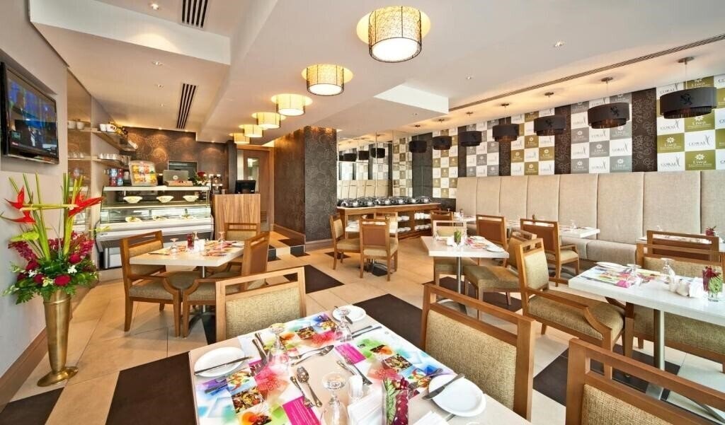 Изображение Oaks Liwa Executive Suites 4*