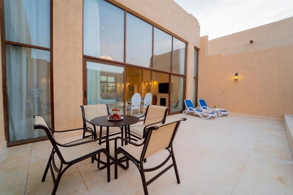 Фотографія Western Hotel - Madinat Zayed 4*