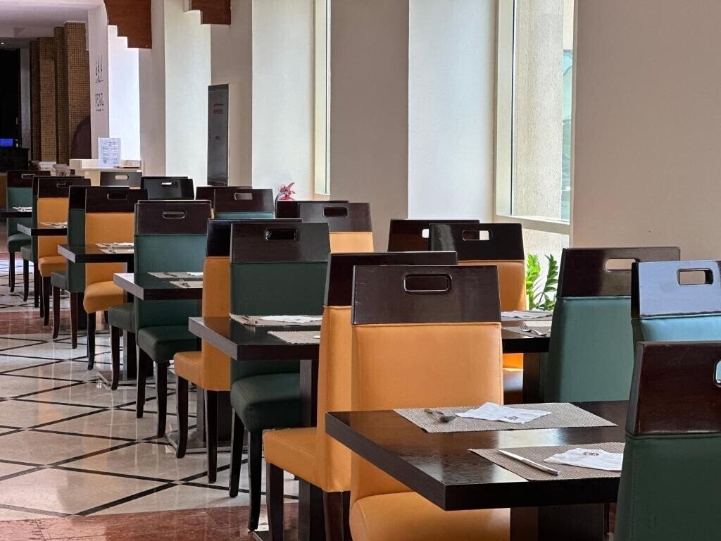 Картинка Western Hotel - Ghayathi 3*