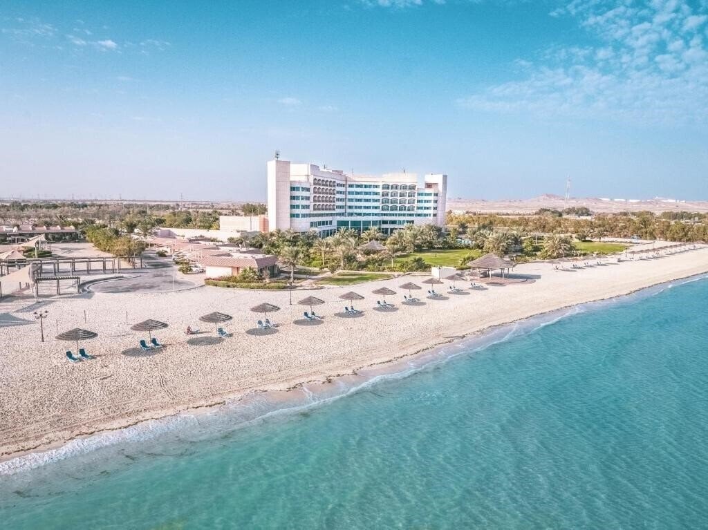 Готель Danat Resort Jebel Dhanna 5*