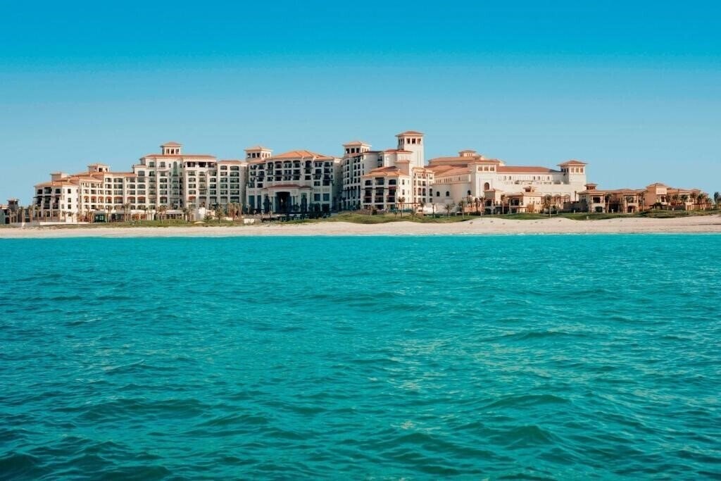 Готель The St. Regis Saadiyat Island Resort Abu Dhabi 5*