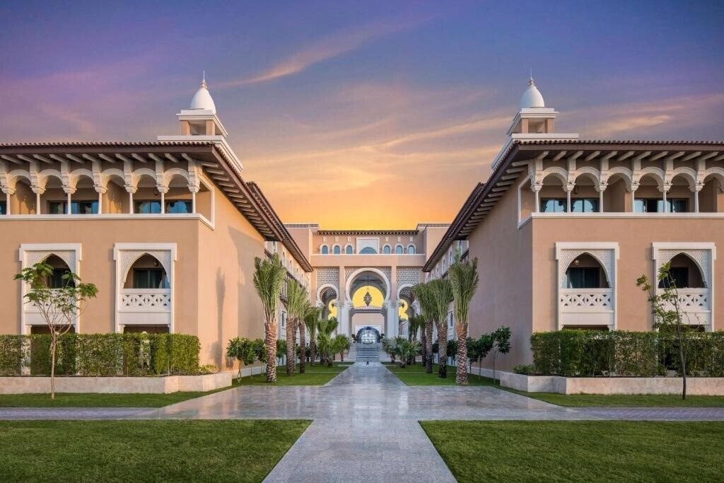 Отель Rixos Premium Saadiyat Island 5*