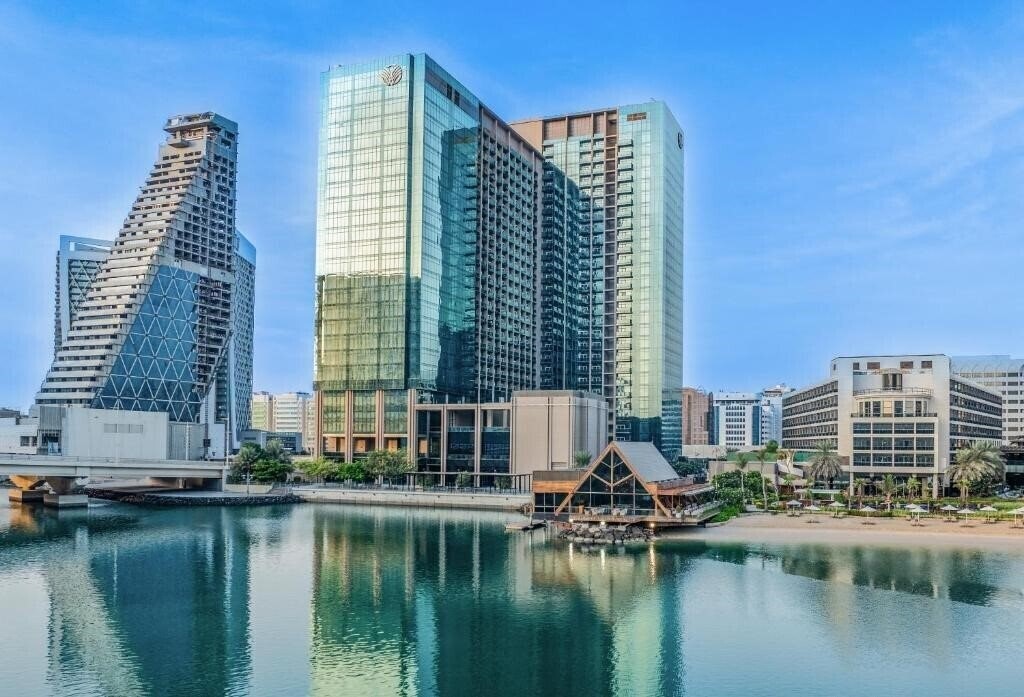 Отель Beach Rotana Residences 5*