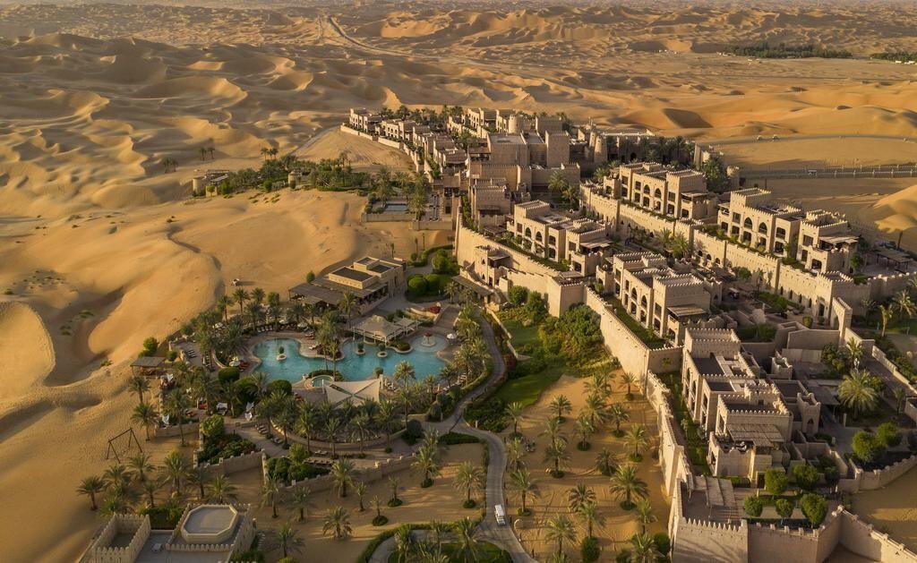 Готель Qasr Al Sarab Desert Resort by Anantara 5*