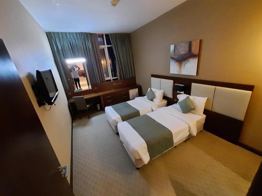 Фотографія Blumont Capital Hotel (Formerly Danat Capital) 4*