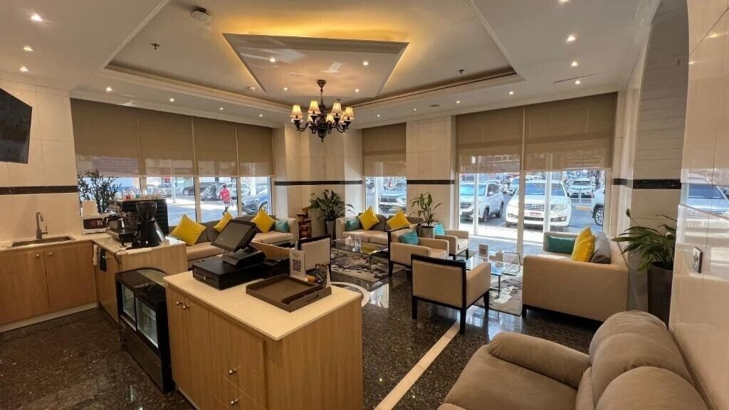 Фото Royal Rotary Hotel Apartments 3*