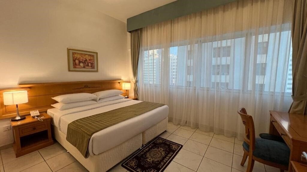 Изображение Royal Rotary Hotel Apartments 3*