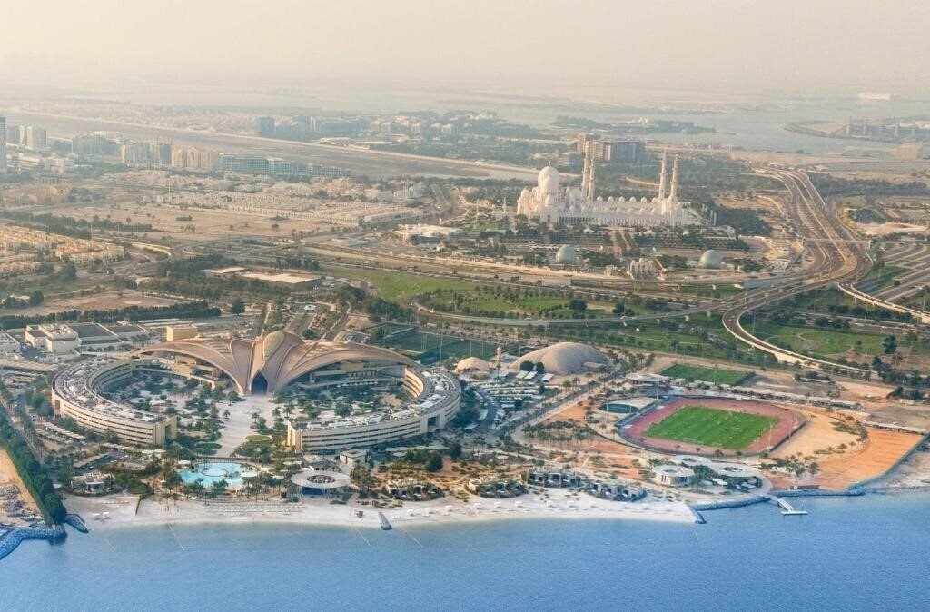 Готель Erth Hotel Abu Dhabi 5*