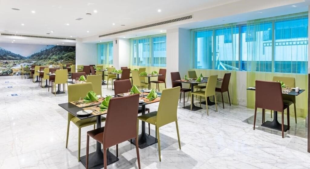 Фотографія Gravity Hotel Abu Dhabi 3*