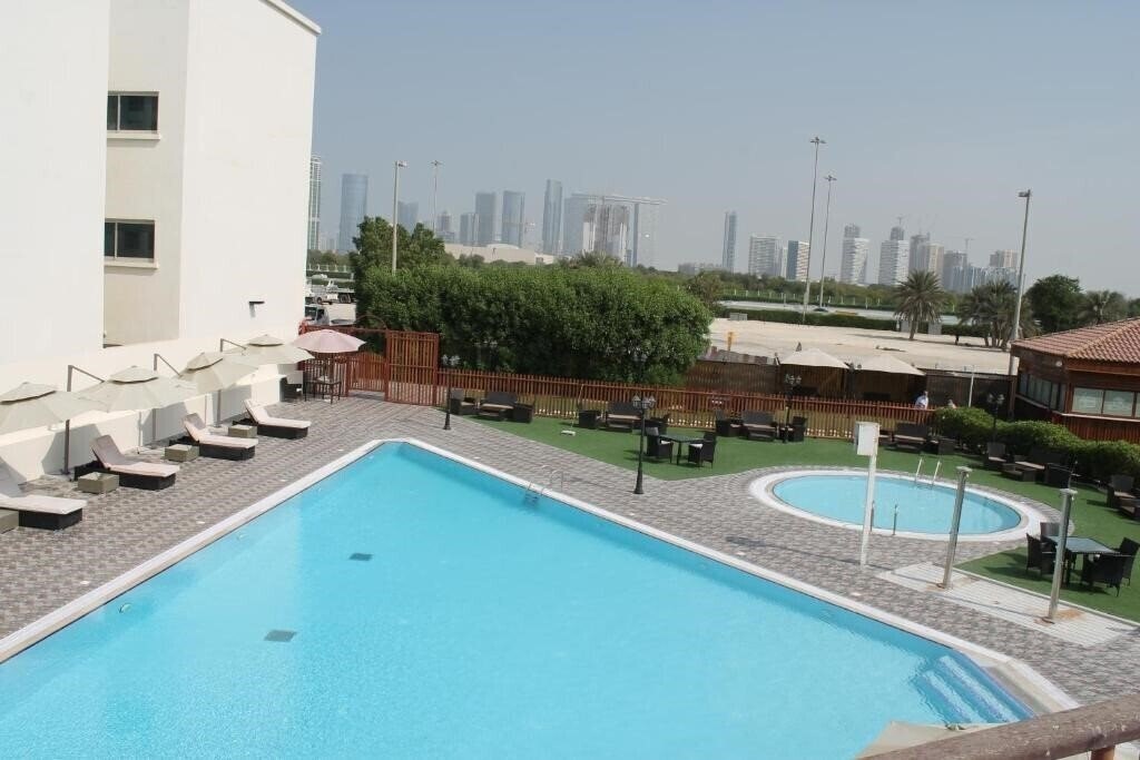 Готель Vilaggio Hotel Abu Dhabi 4*