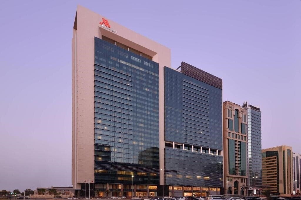 Готель Marriott Executive Apartments Downtown Abu Dhabi 4*