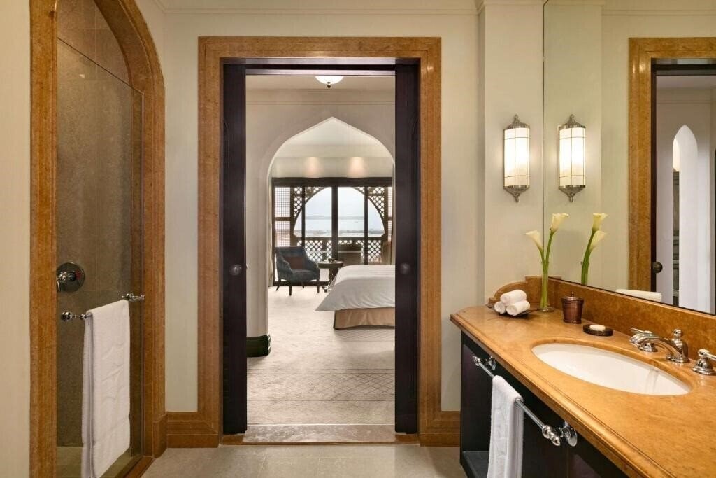 Фото Shangri-La Hotel, Qaryat Al Beri 5*