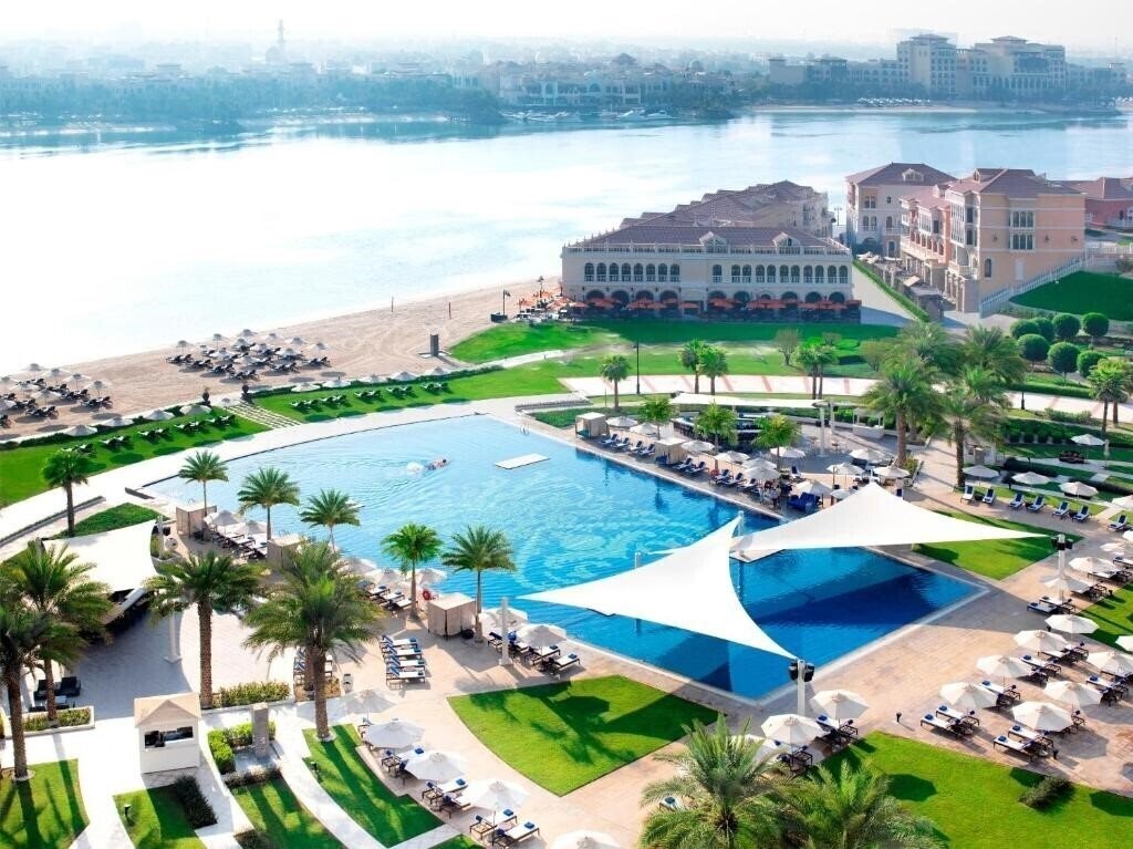 Картинка The Ritz Carlton Abu Dhabi Grand Canal 5*