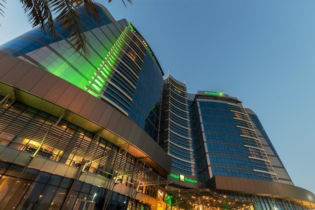 Отель Holiday Inn Abu Dhabi by IHG (ex. Holiday Inn Abu Dhabi) 4*
