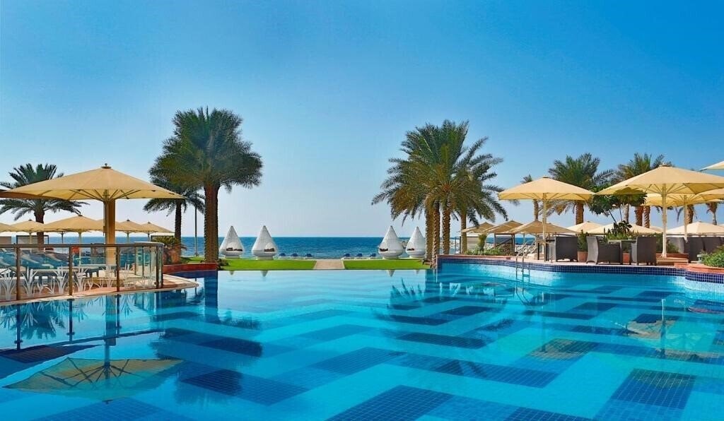 Фото Bahi Ajman Palace Hotel (ex. The Ajman Palace) 5*