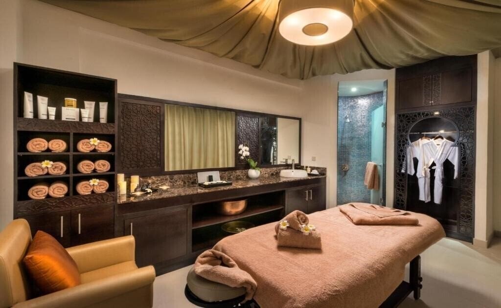 Фотографія Bahi Ajman Palace Hotel 5*