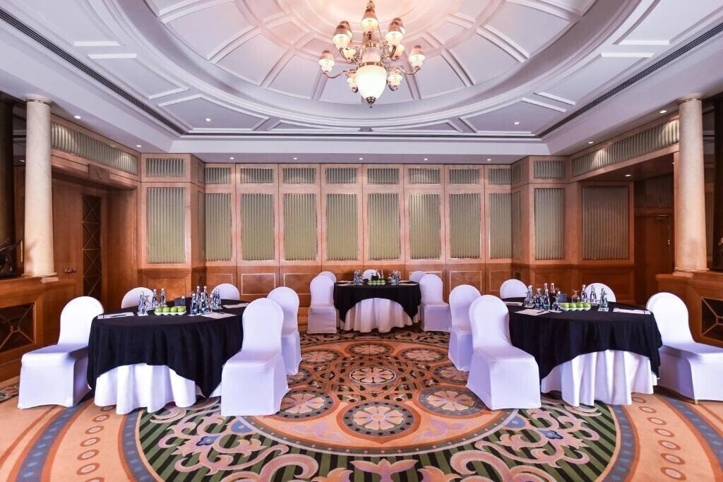 Зображення Al Ain Rotana 5*