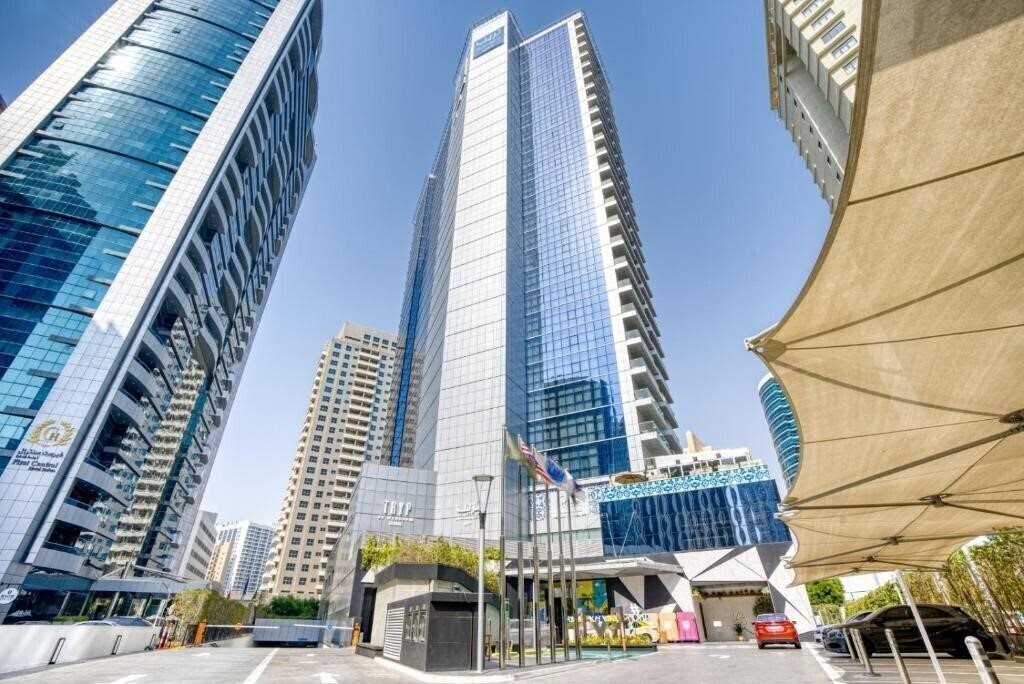 Отель Tryp By Wyndham Al Barsha 4*