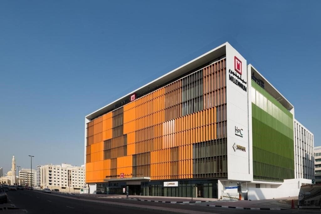 Готель Millennium Al Barsha 4*