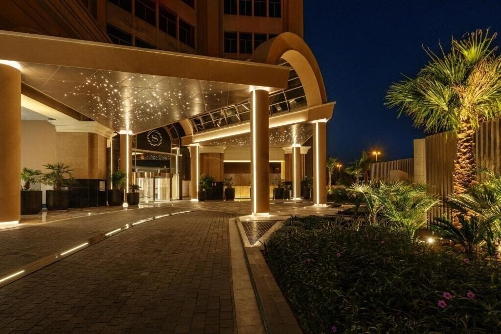 Отель Sheraton Mall Of The Emirates 5*