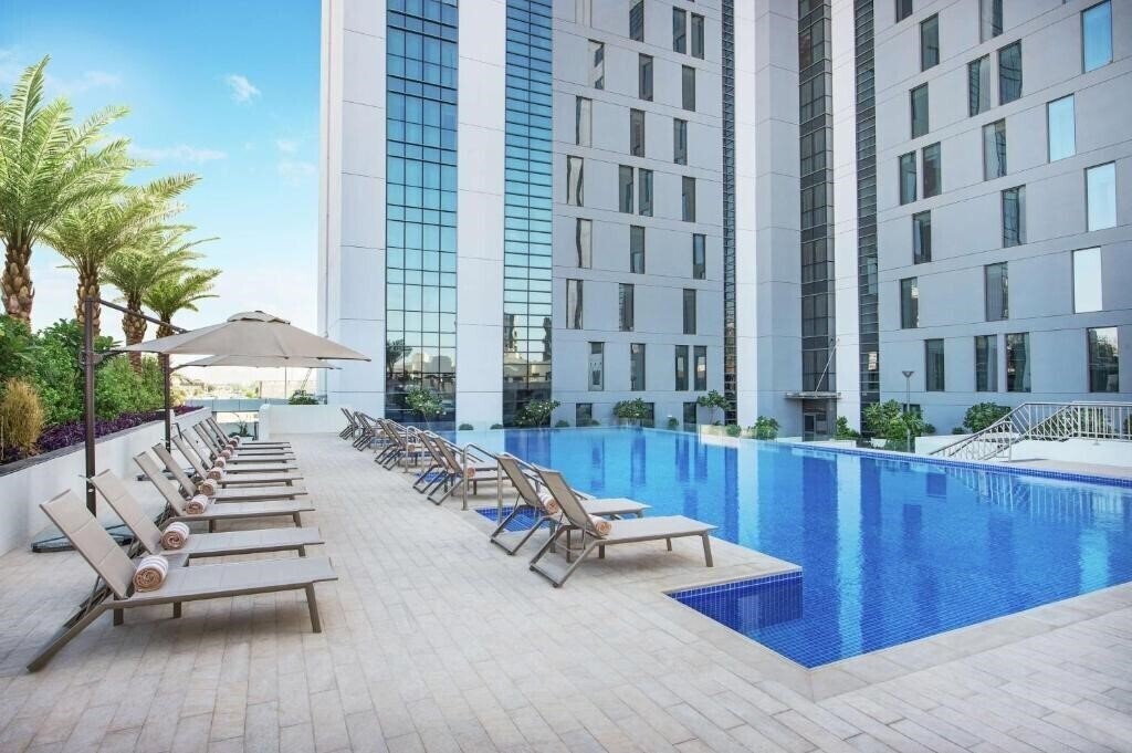 Отель Hampton By Hilton Dubai Airport 3*