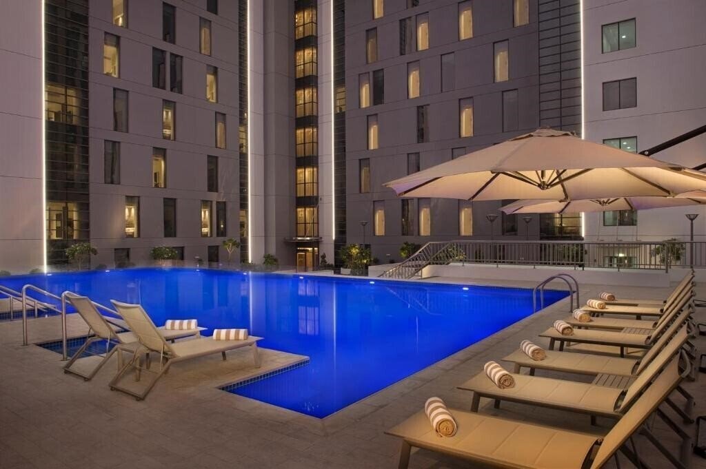 Изображение Hampton By Hilton Dubai Airport 3*
