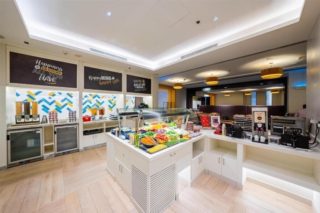 Картинка Hampton By Hilton Dubai Airport 3*