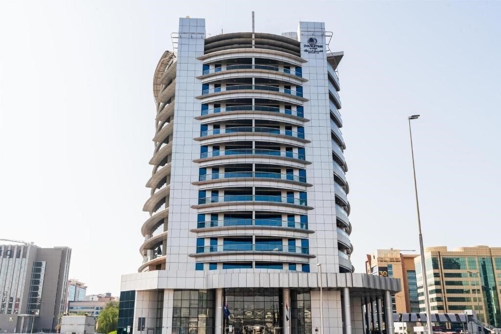 Отель DoubleTree by Hilton Dubai Port Saeed 4*