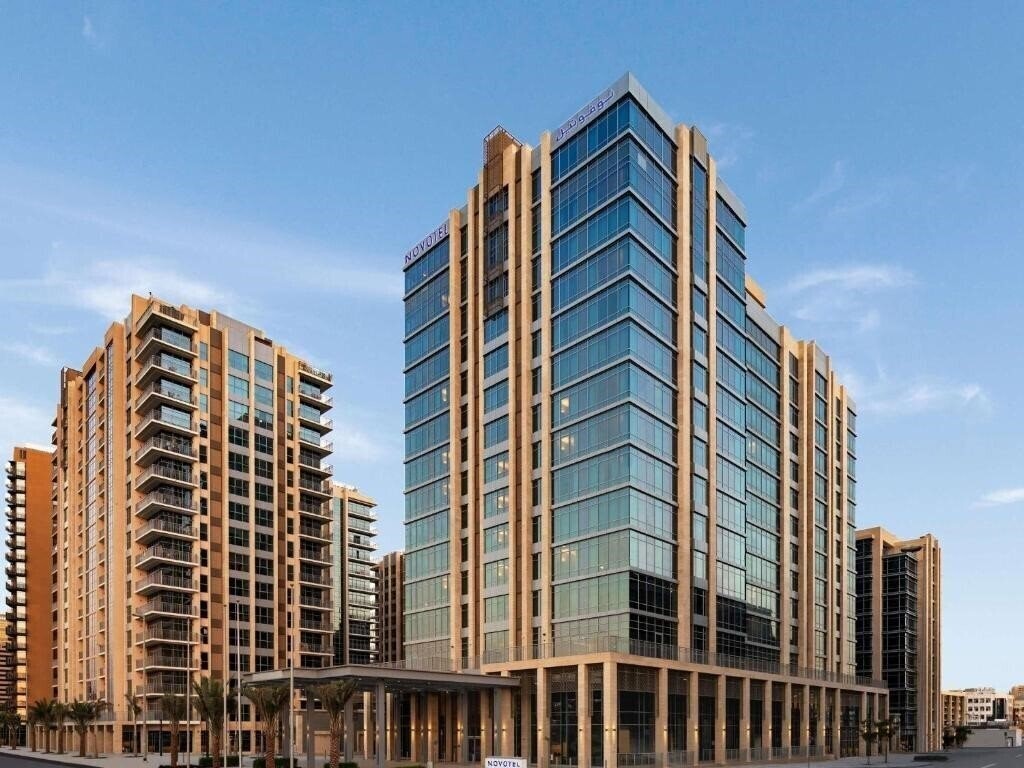 Готель Novotel Dubai Gold District 4*