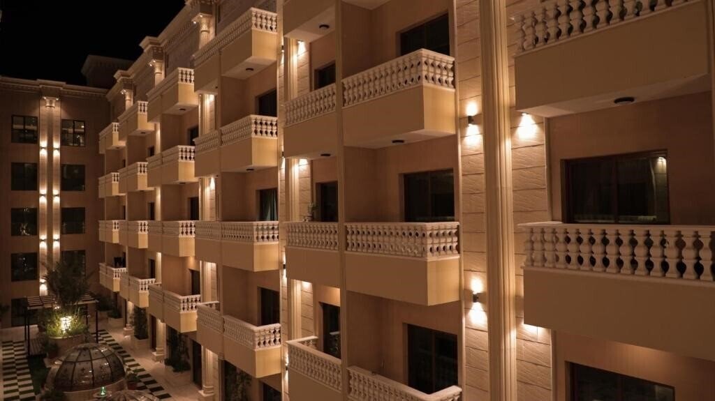 Фотографія La Zona Continental Hotel Dubai 4*