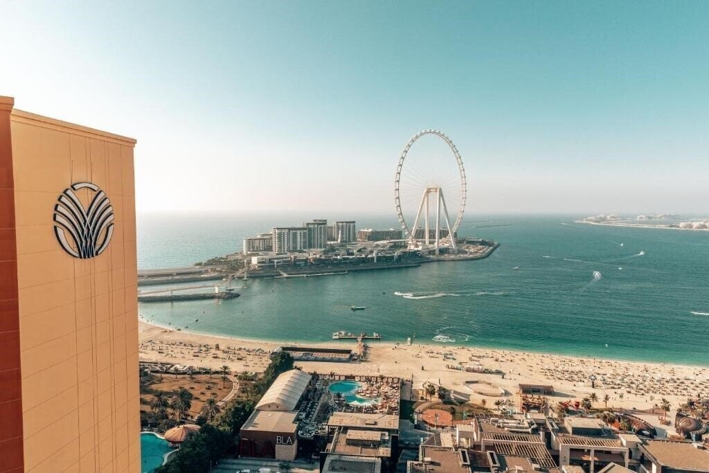 Готель Amwaj Rotana Jumeirah Beach 5*