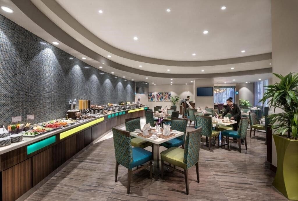 Картинка Savoy Central Hotel Apartments (ex. Dar Al Sondos Hotel Apartments By Le Meridien) 4*